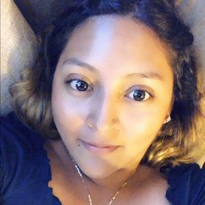 Meet your Posher, Esmeralda